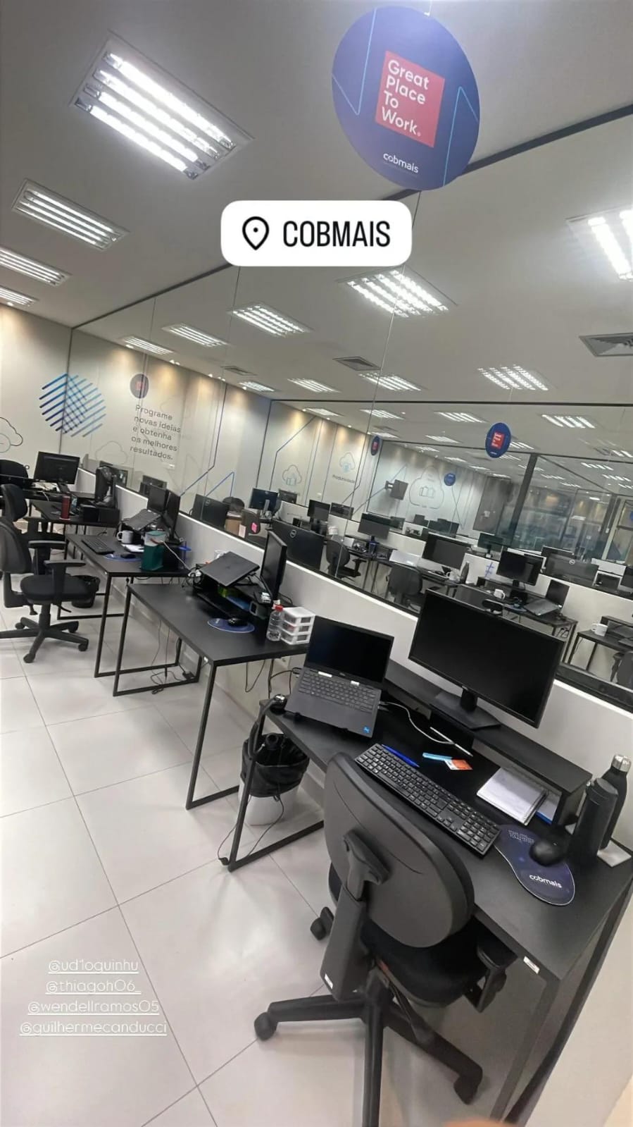 Ambiente de trabalho conhecido durante visita técnica à empresa Cobmais